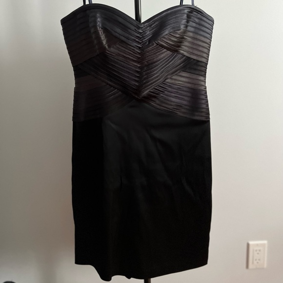 BCBG Dress size 6 - Picture 6 of 6